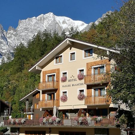 Hotel Vallee Blanche Курмайор Экстерьер фото