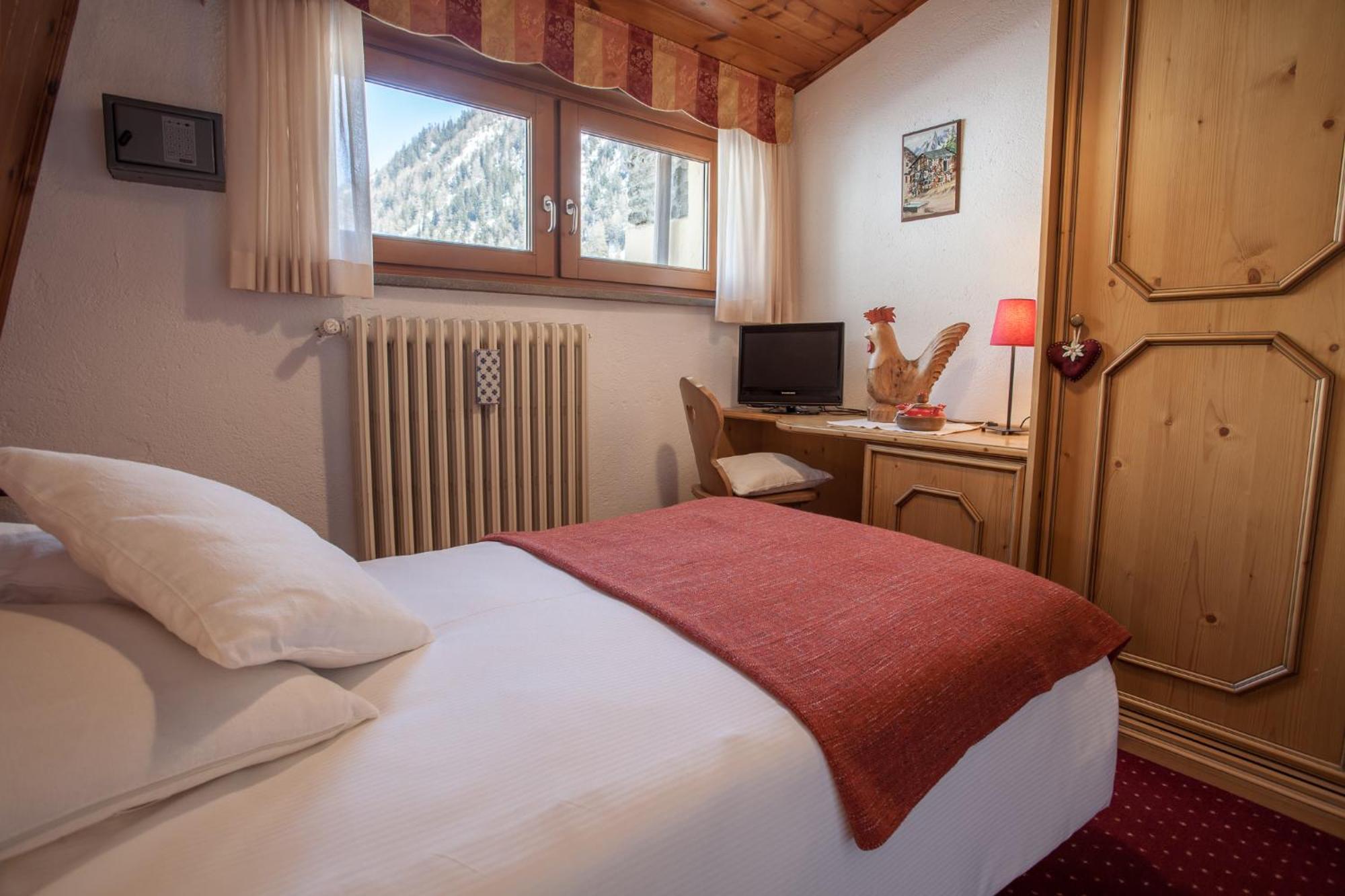 Hotel Vallee Blanche Курмайор Номер фото