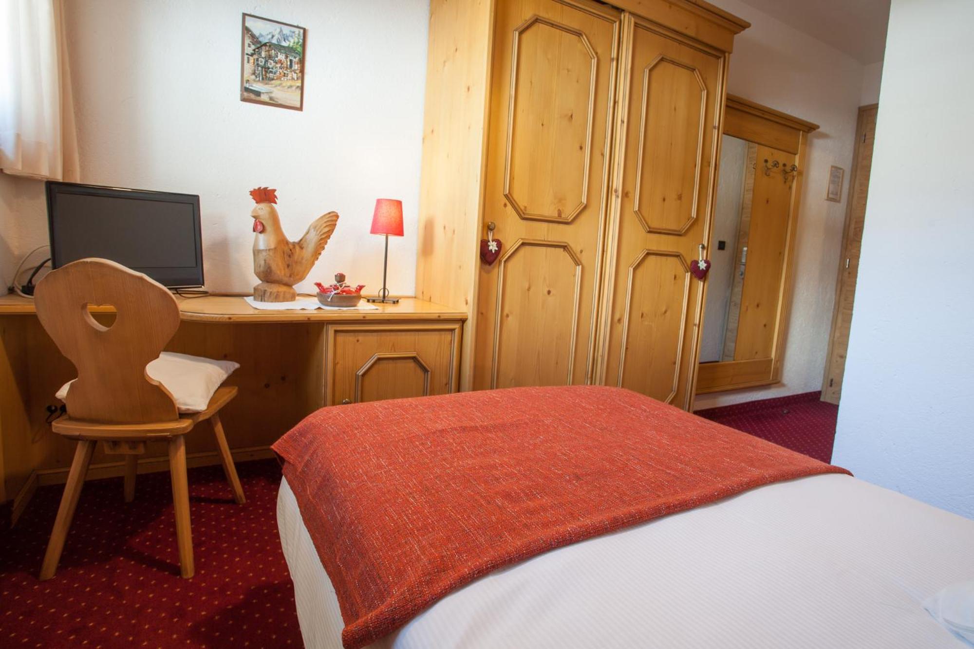 Hotel Vallee Blanche Курмайор Номер фото