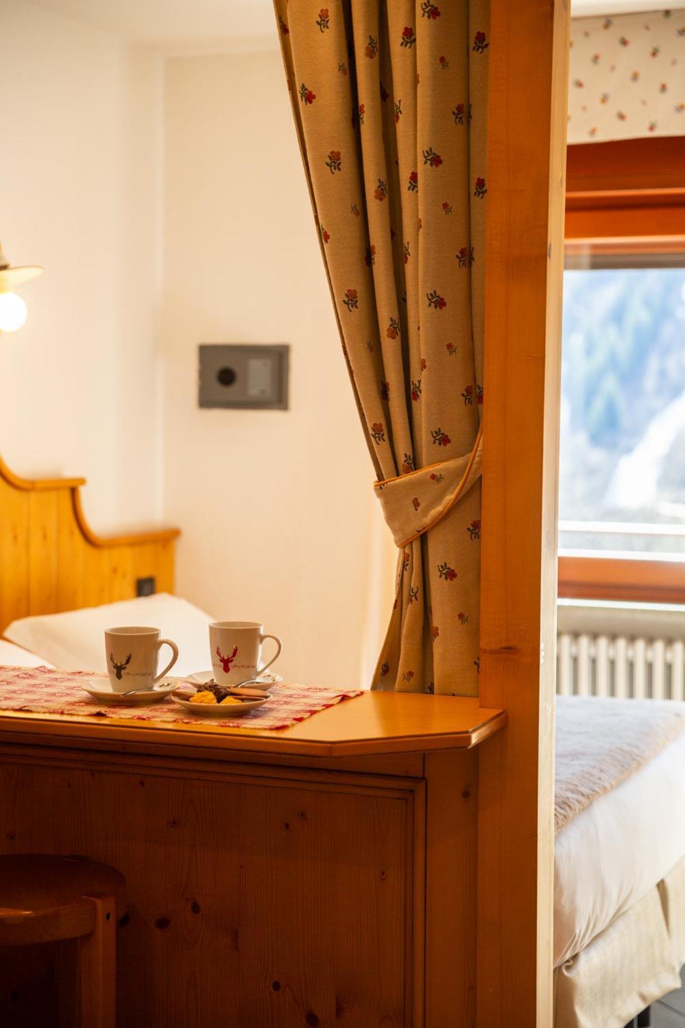 Hotel Vallee Blanche Курмайор Экстерьер фото